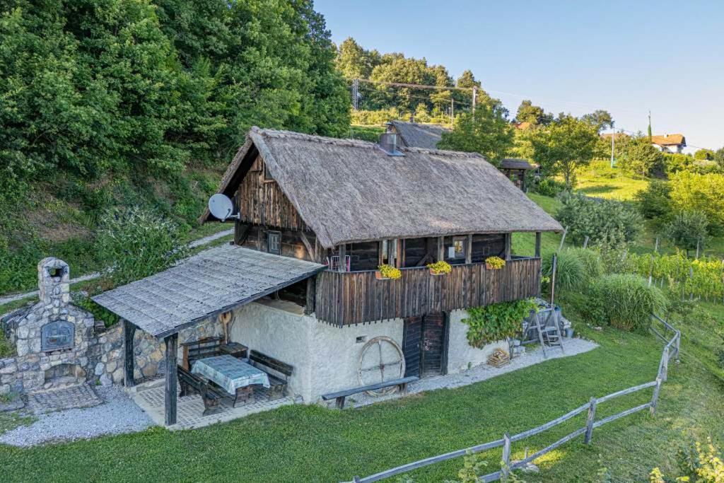 Vineyard Cottage Skatlar Otočec Exterior foto